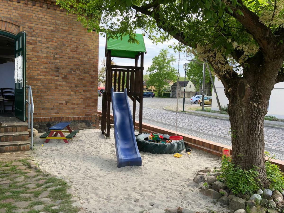 Alte Schule Cafe Und Pension Drehna المظهر الخارجي الصورة